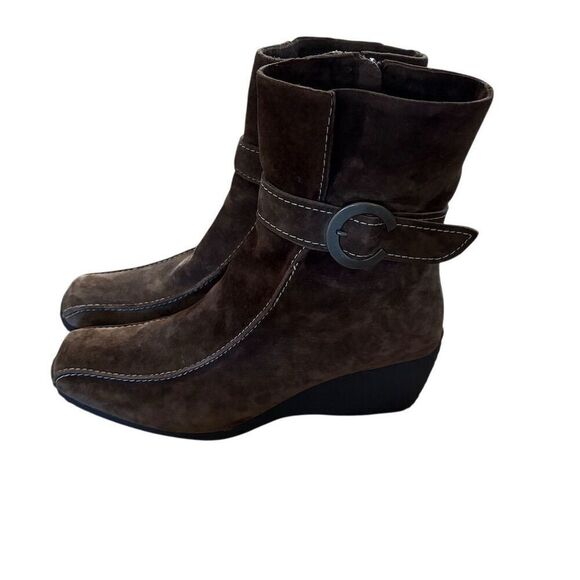 Santana Canada Women's Brown Suede Wedge Ankle Boots Size 9.5 - Picture 5 of 8